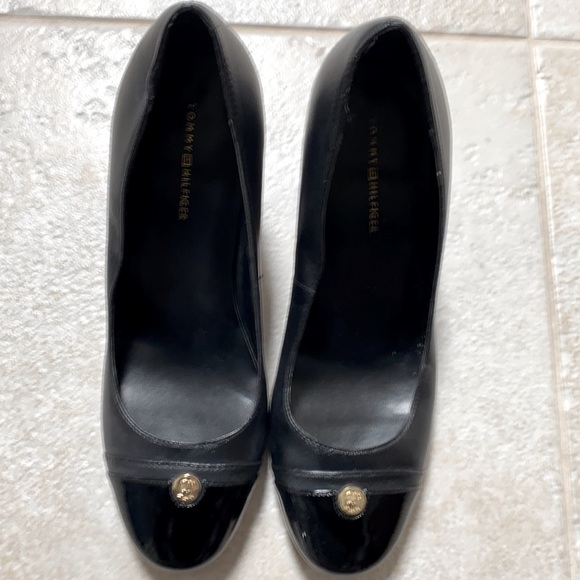 Tommy Hilfiger black block heels size 7 1/2 - Picture 2 of 4